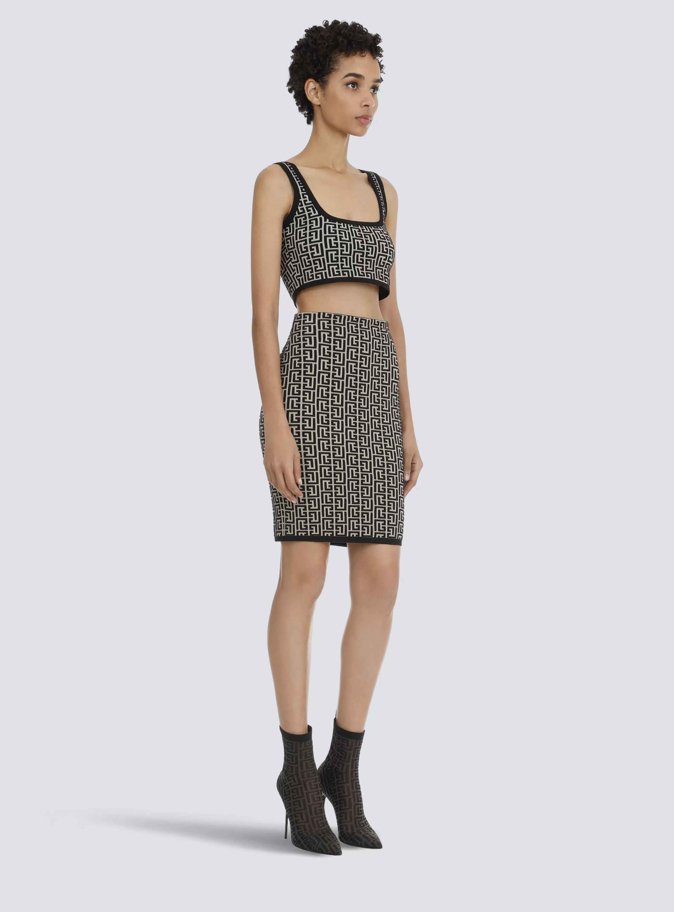 Balmain Top E Camicie-Cropped Bicolor Jacquard Sports Bra Top With Monogram black