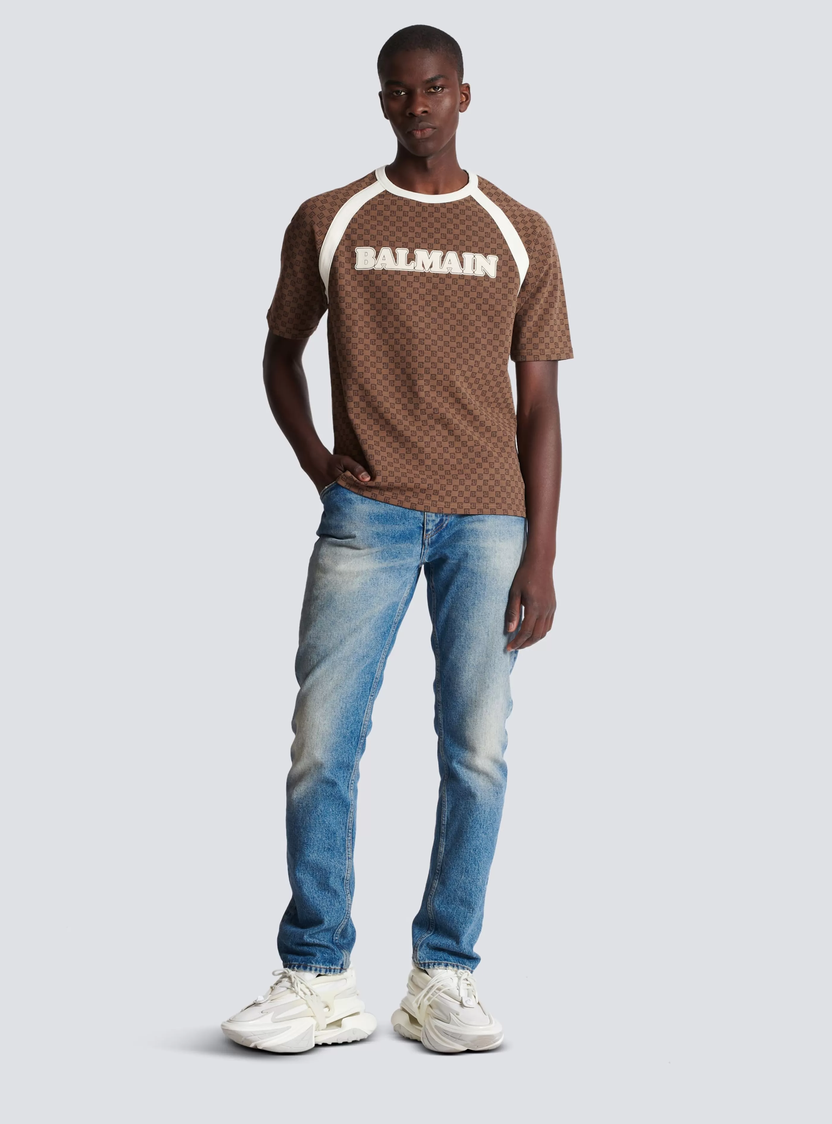 Balmain Abbigliamento Sportivo | T-Shirts-Retro Mini Monogram T-shirt brown